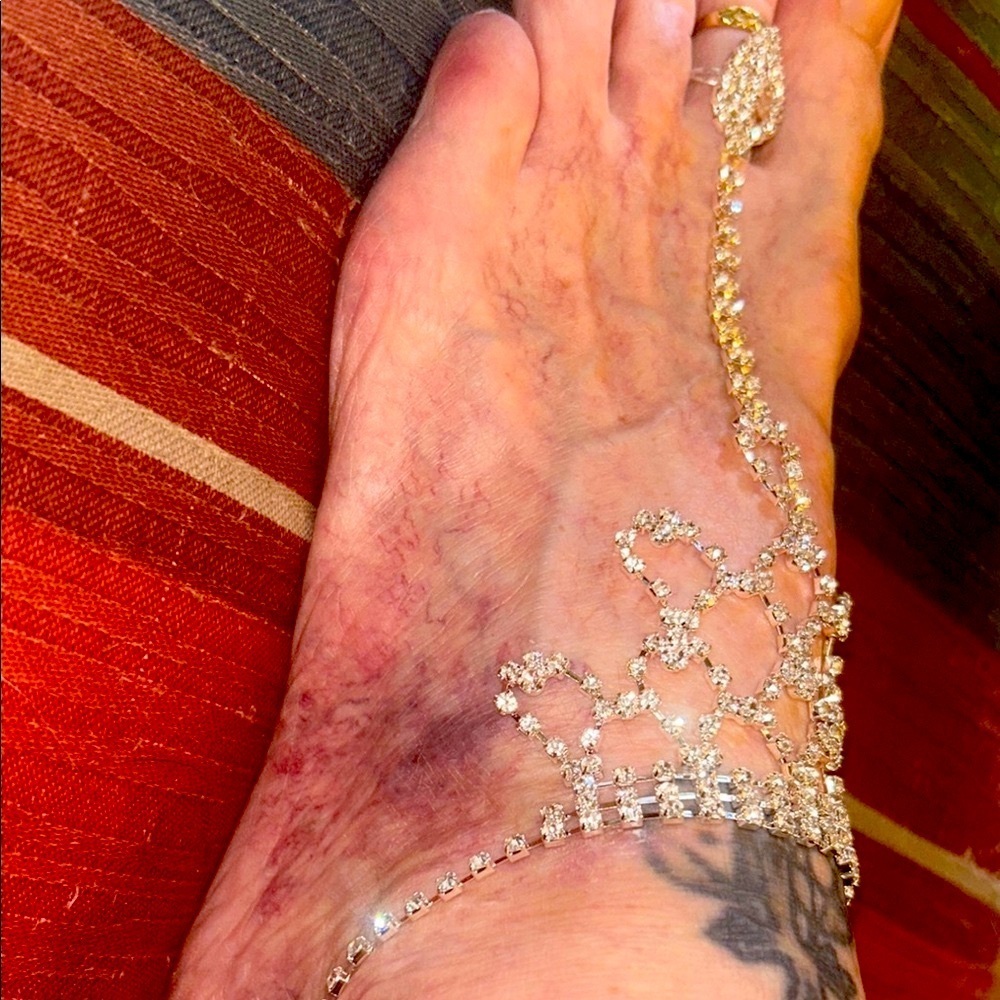 Silver Rhinestone Foot Chain Jewelry/Sandals - Picture 4 of 10